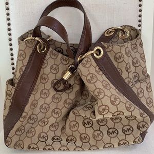 Big Brown Michael Kors Purse